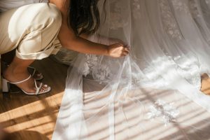Lire la suite à propos de l’article Comment est née la tradition de se marier en robe blanche ?